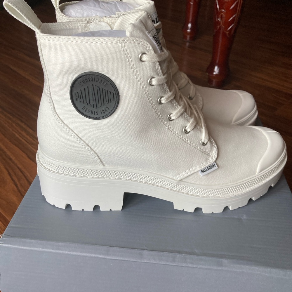Palladium Women's Pallabase Twill White Boots